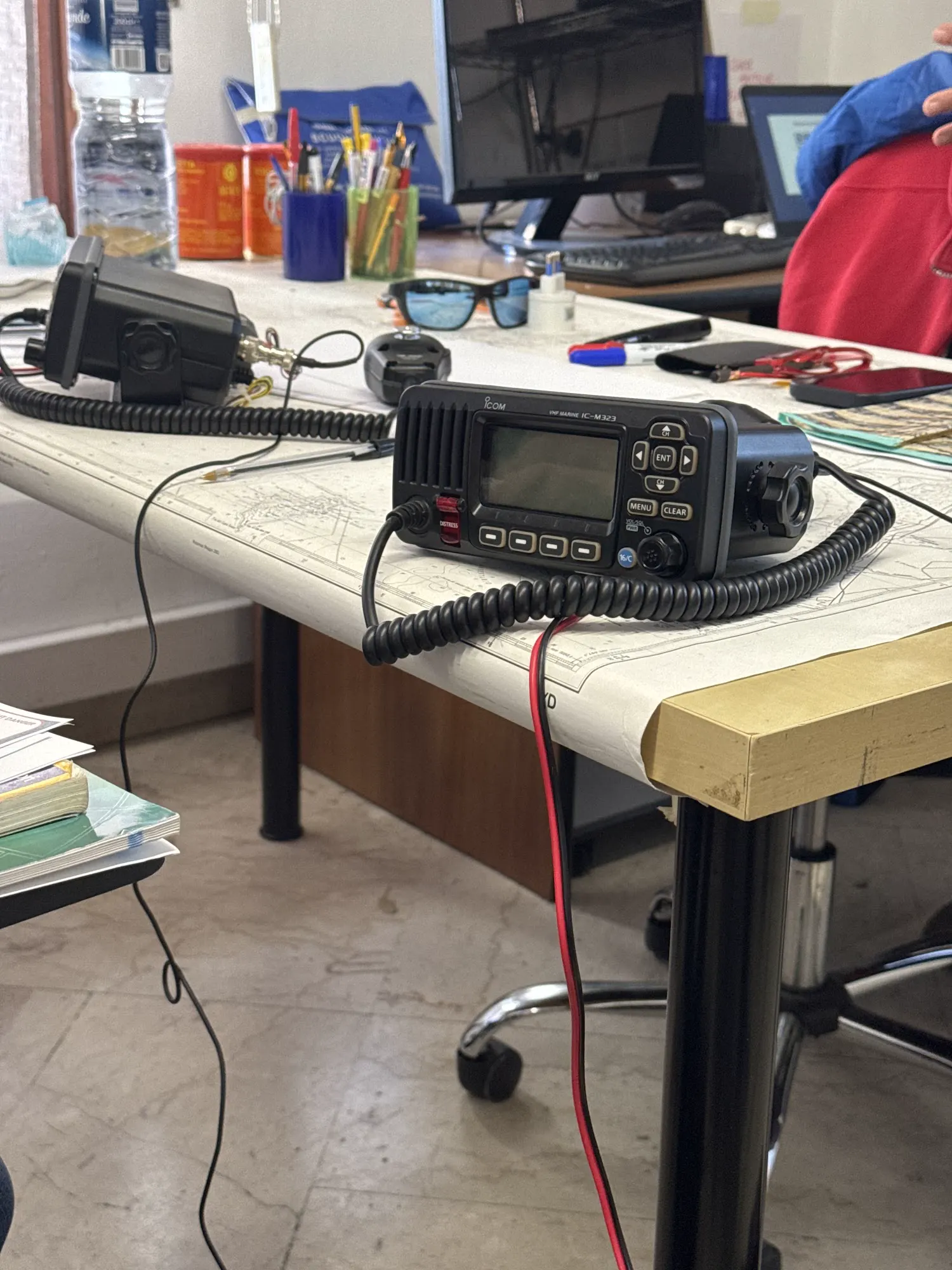 L’aula del corso SRC con le radio VHF