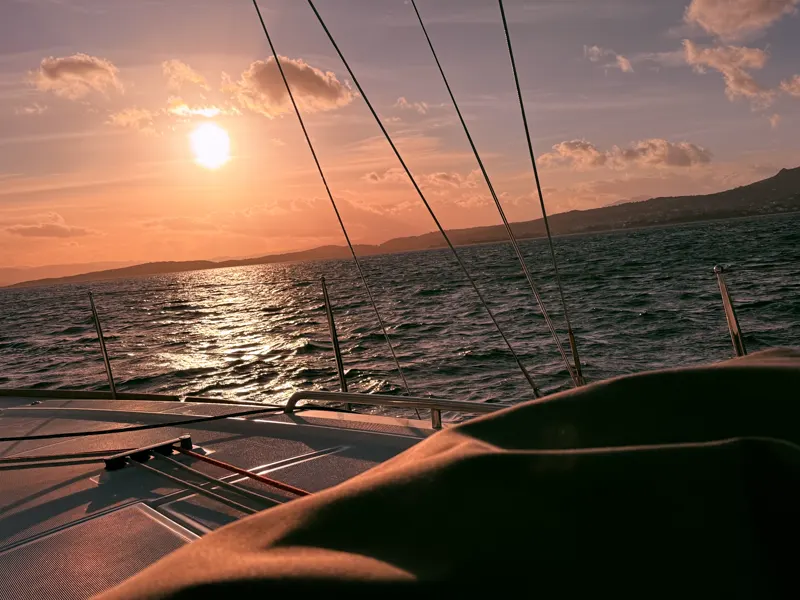 Tramonto dalla prua