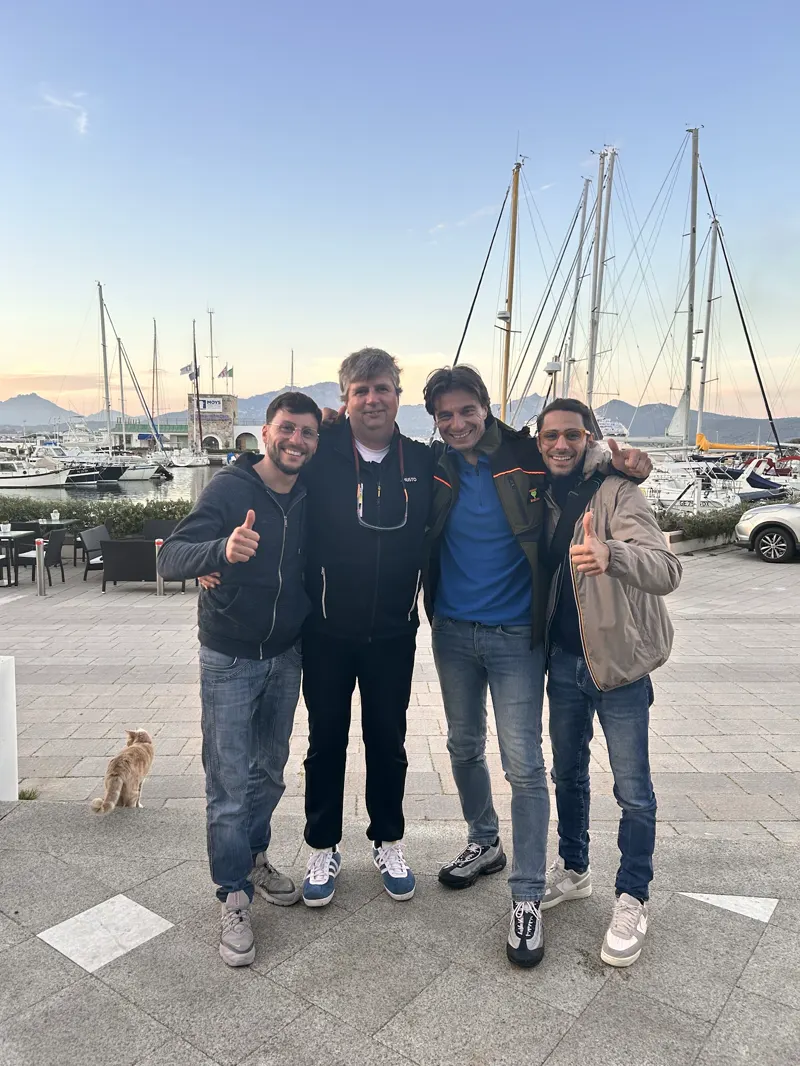 Un equipaggio a fine corso, in marina